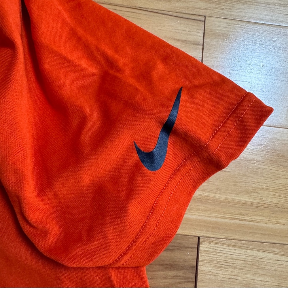 Chicago Bears Tee - Picture 5 of 6